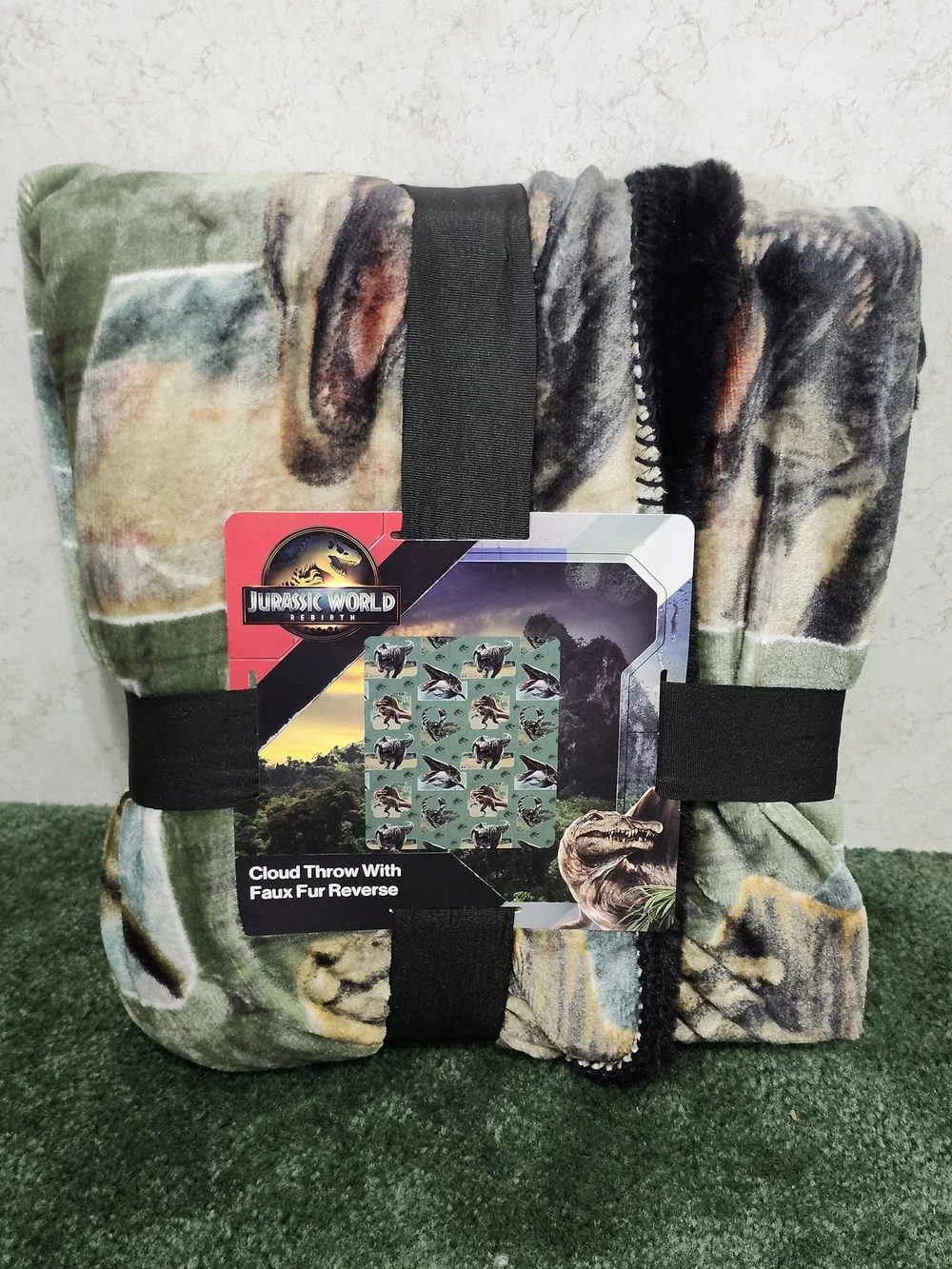 Jurassic World Rebirth Cloud Throw Blanket Dinosaurs Kids Lounge Faux Fur New